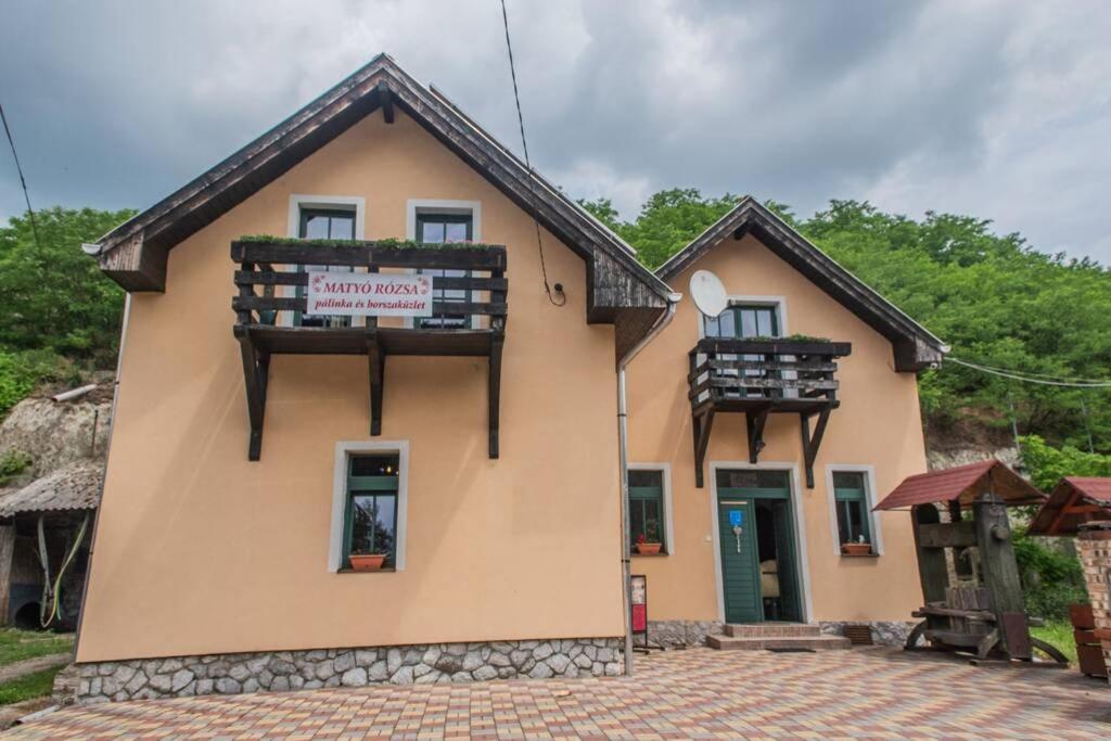 Borissza Appartement *